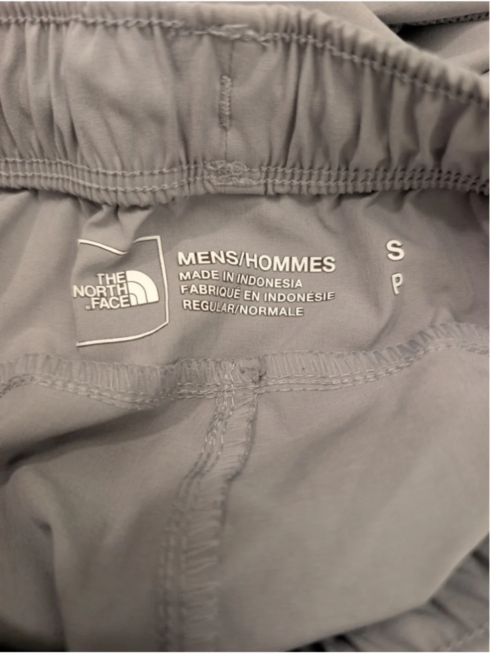 Men's The North Face Athletic Shorts Size S zippered pocket hiking running